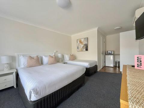 Family Suite (Twin Room)