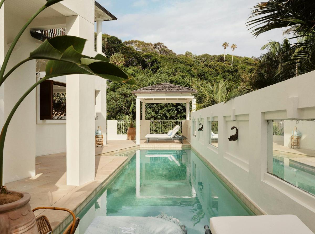 Raes Guesthouses pool