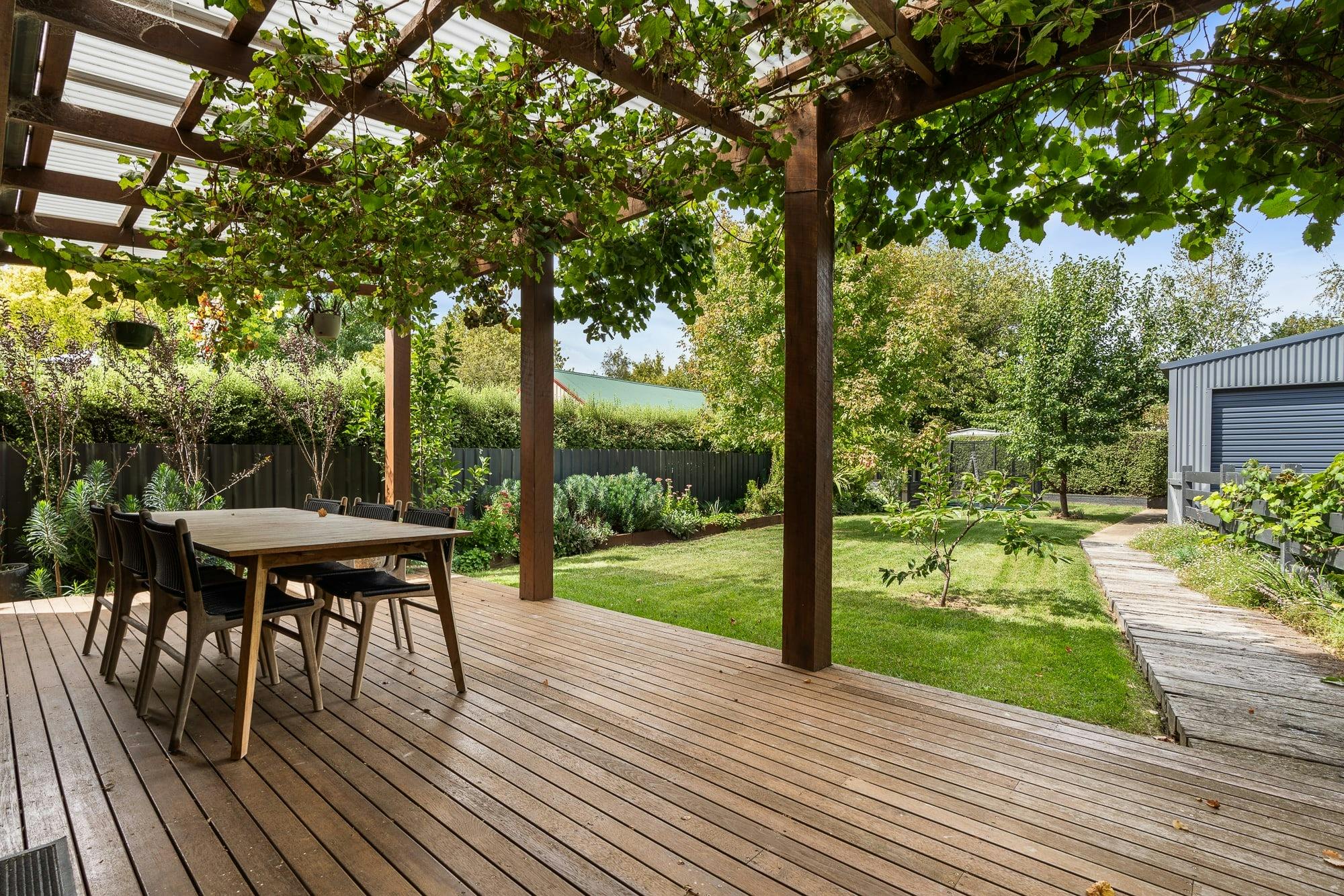 Outdoor dining at Pretty Prince