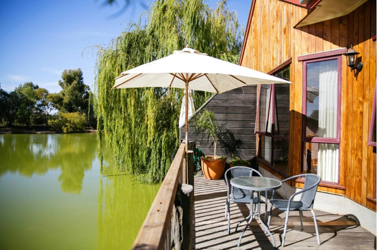 1 Bedroom Lakeside Spa Villa