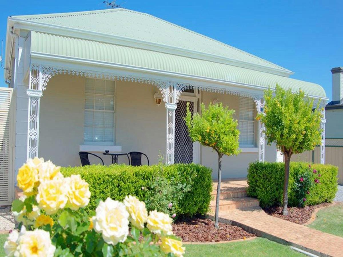 2Bedroom Cottage Facarde