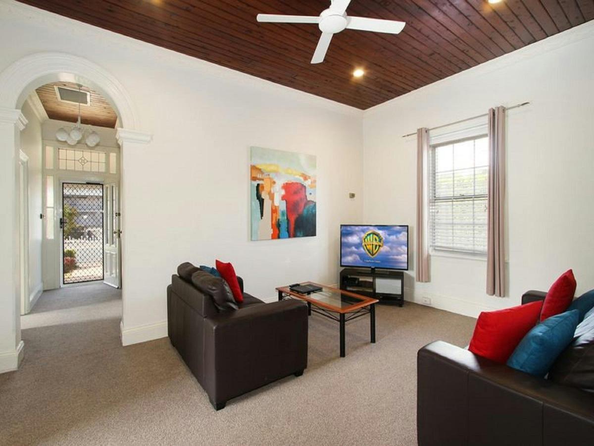 Ashby Cottage Lounge room