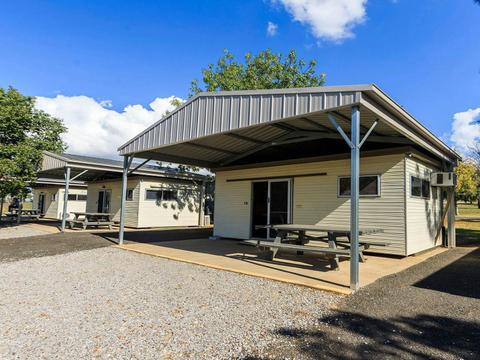 Lake Keepit Ensuite cabin