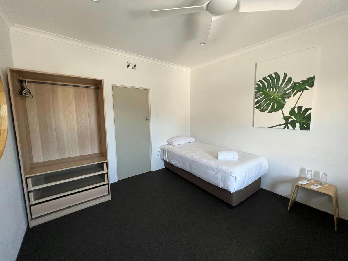 Plantation Hotel, Coffs Harbour NSW - Two Room (Ensuite)