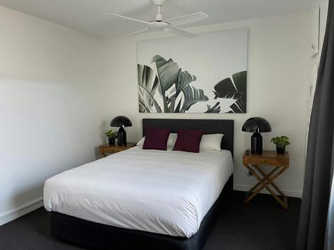 Plantation Hotel, Coffs Harbour NSW - Queen Room (Ensuite)