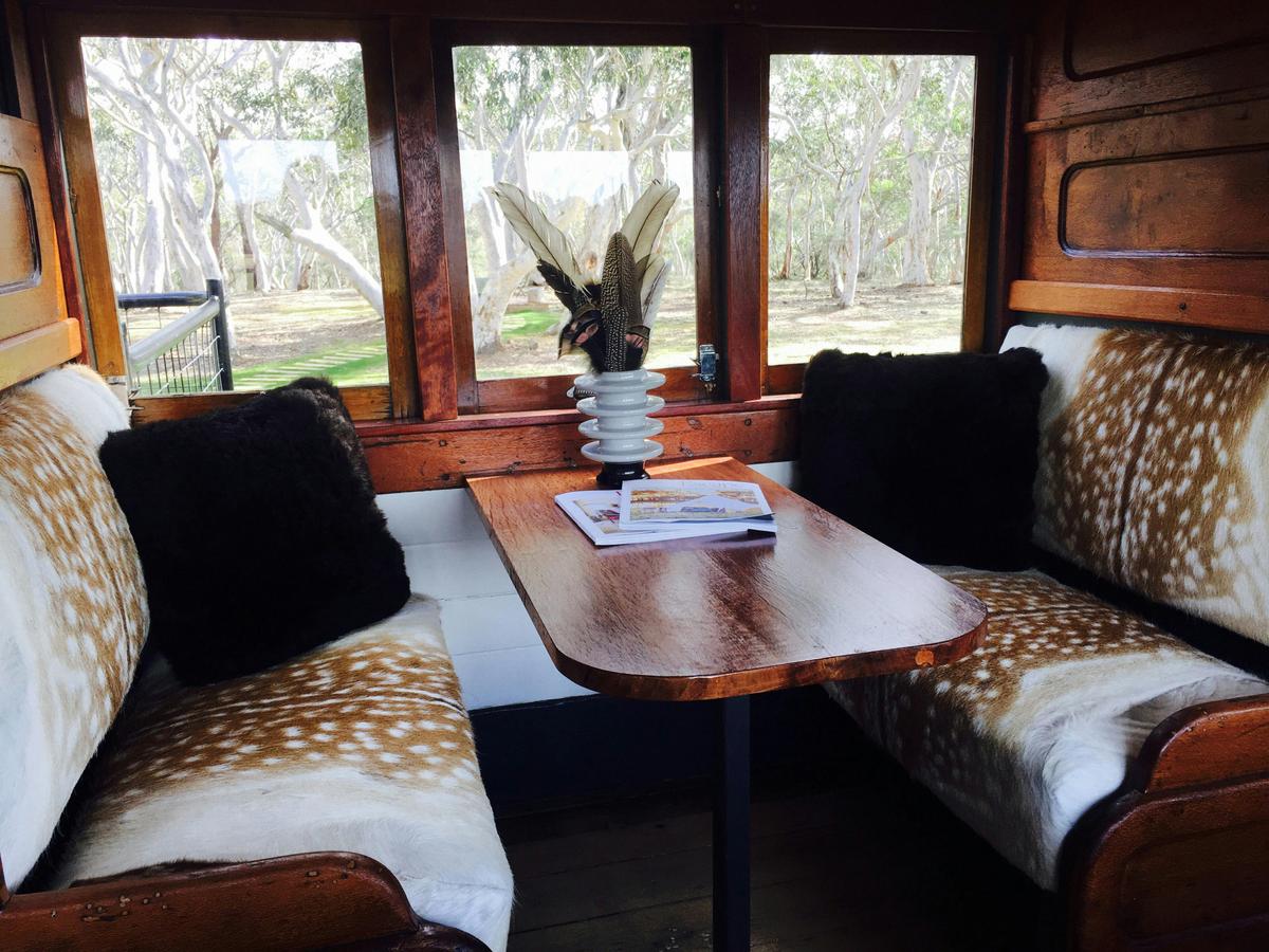 Carriage 343 Dining