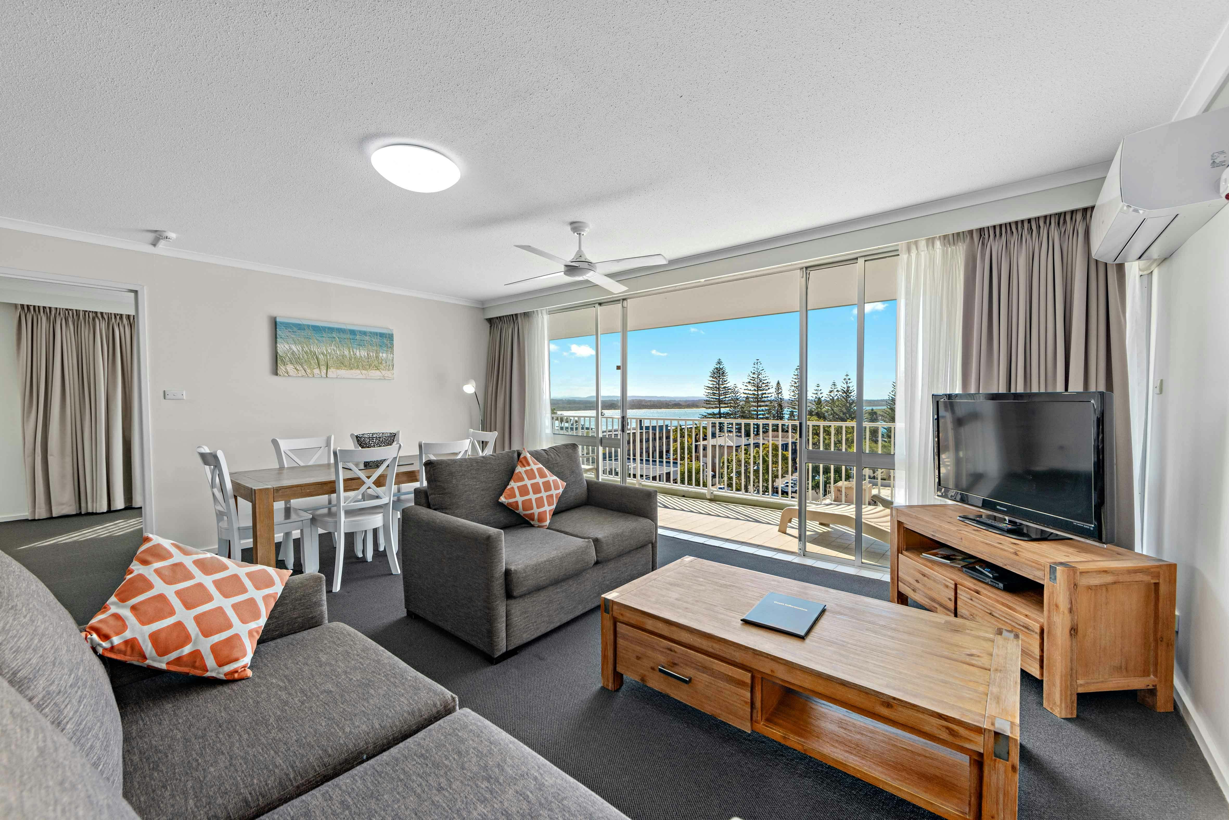 2 Bedroom Waterview Apartment