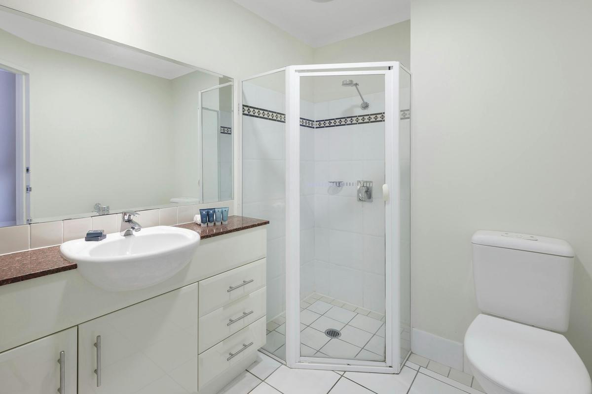 Ramada Resort by Wyndham Shoal Bay Two Bedroom Waterview bathroom