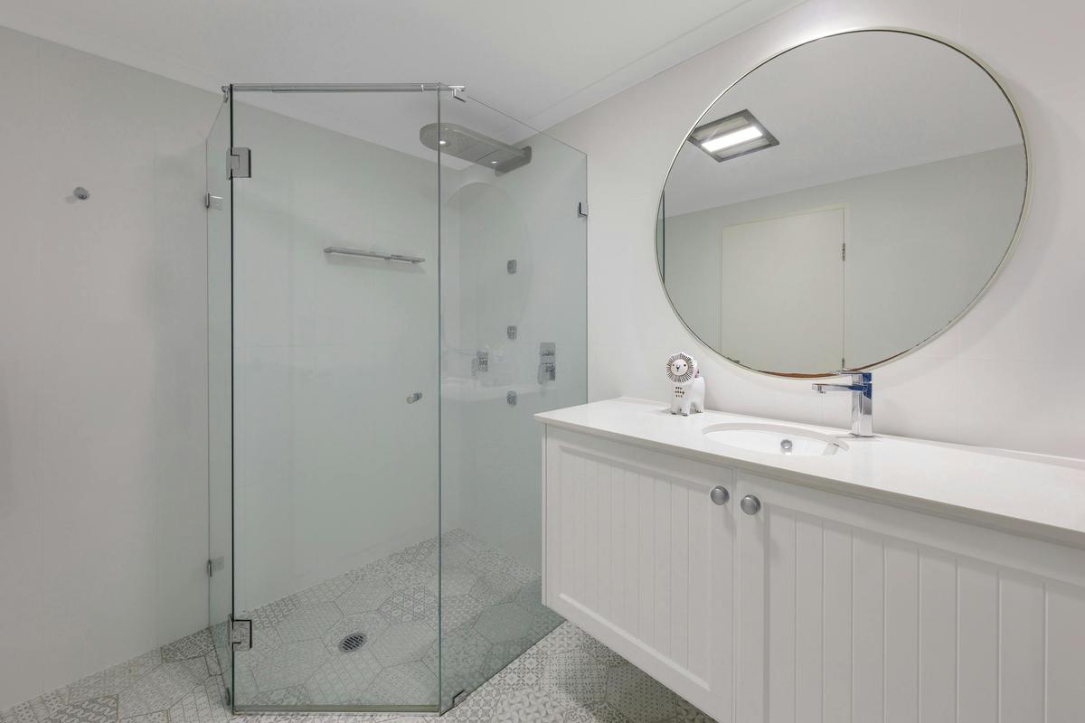 Ramada Resort by Wyndham Shoal Bay three bedroom bayview bathroom