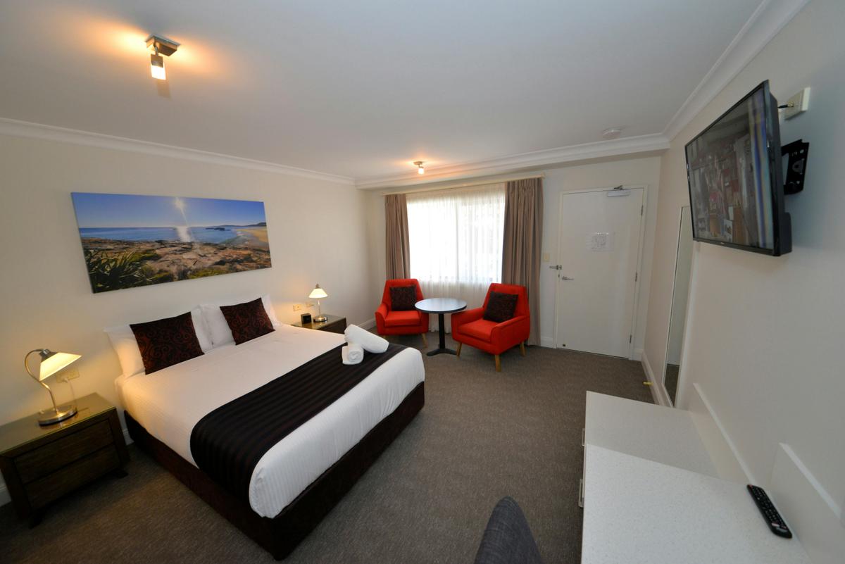 Queen Spa Room