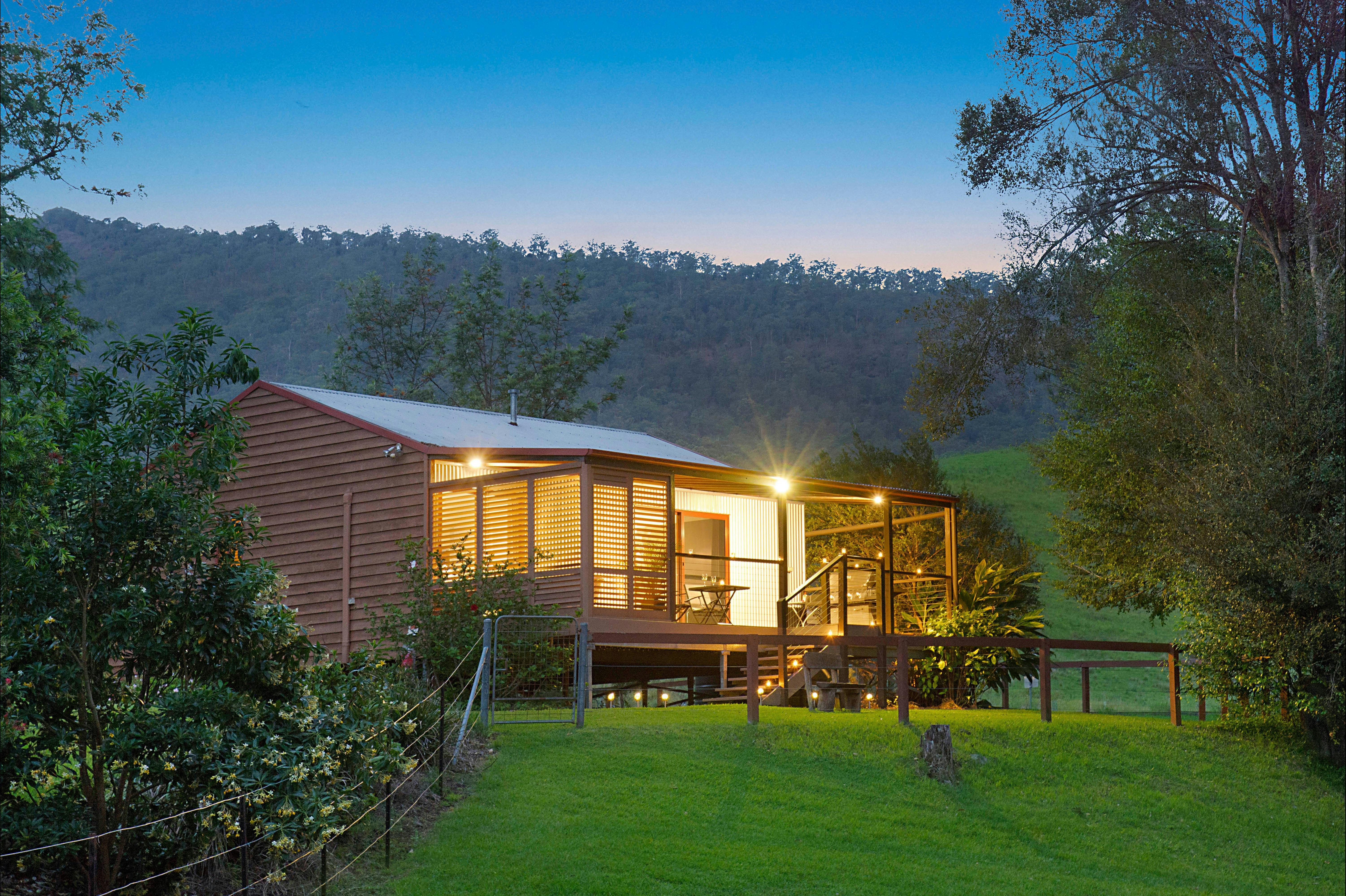 Romantic Getaway - Creekside Cabins