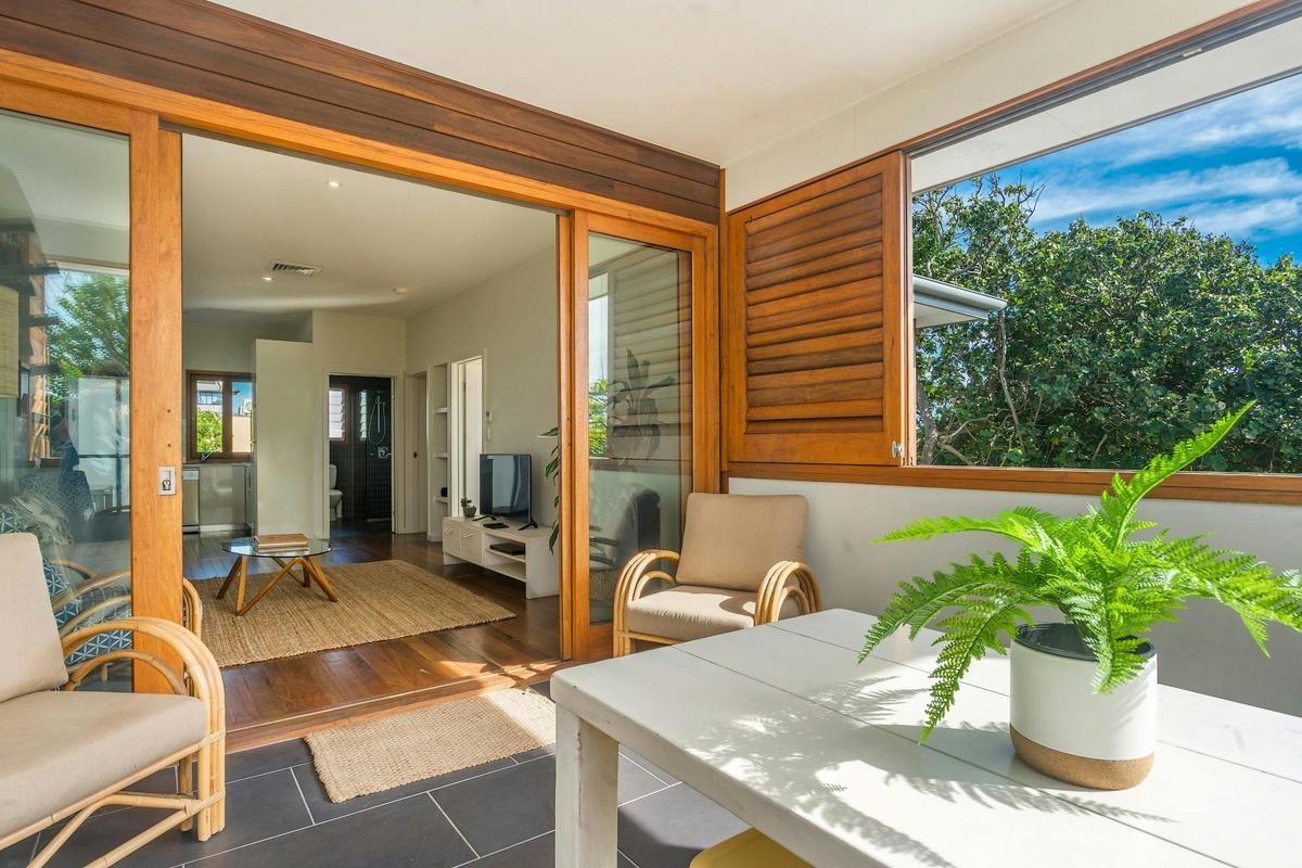 Quiksilver Apartments - The Wreck - spacious deck