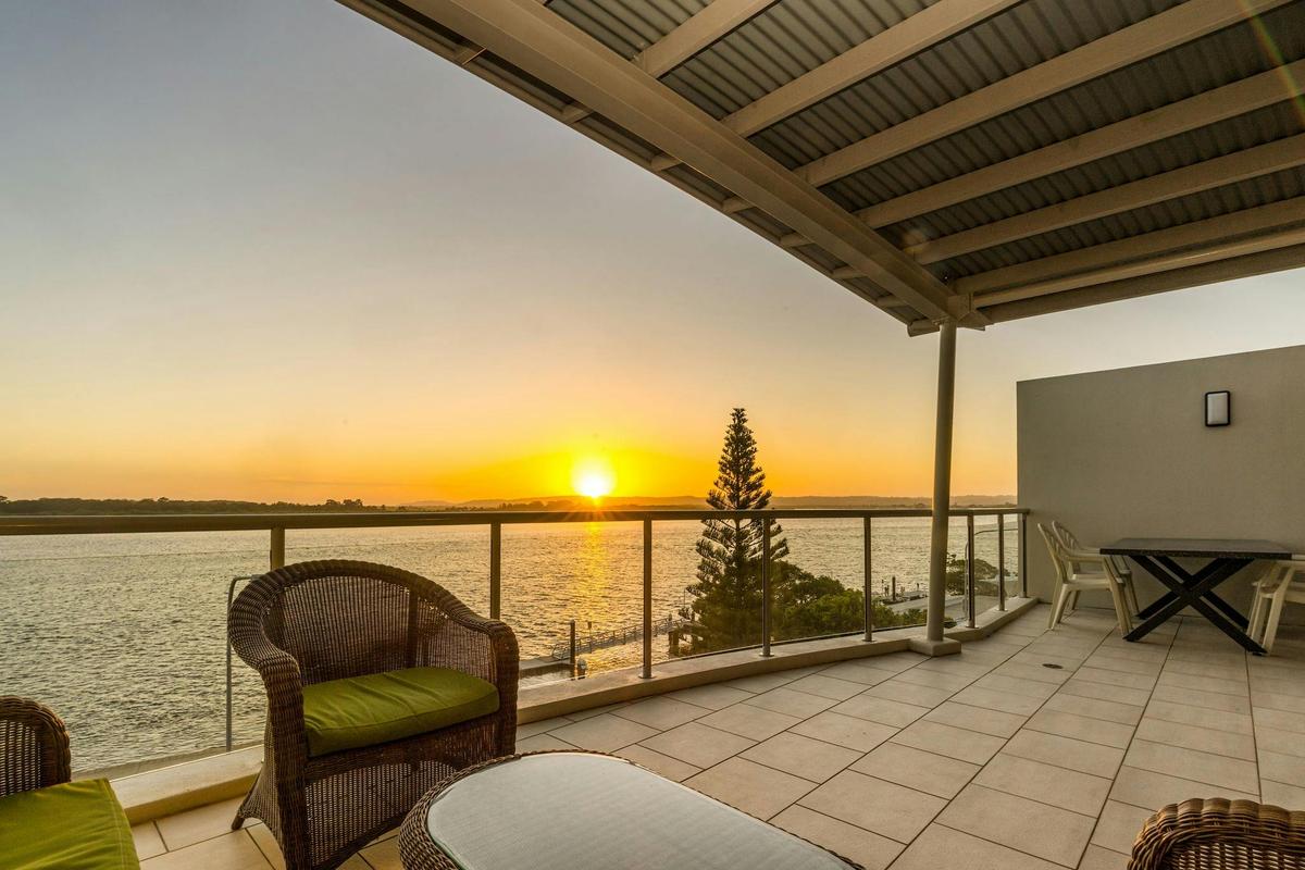 Riverside Holiday Apartments