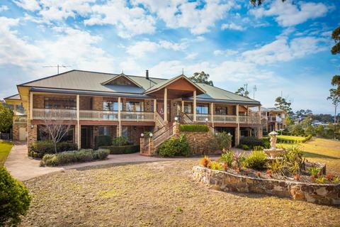 Robyn's Nest Lakeside Resort