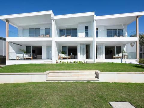 Pure Adrift Luxury Beach House Woolgoolga