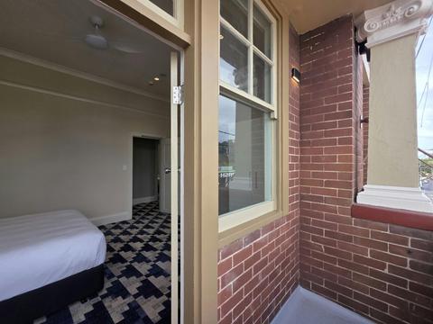 Riverview Hotel Tempe, NSW - Queen Balcony Room (Shared Bathroom) - Balcony