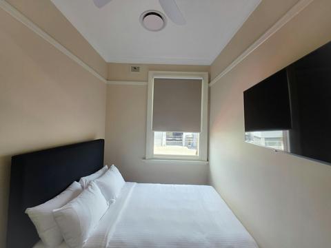 Riverview Hotel Tempe, NSW - Pocket Room (Shared Bathroom)