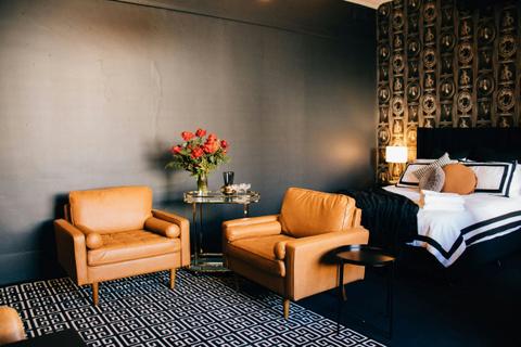 The Paranetto Parlour