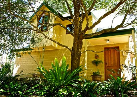 Rose Lindsay Cottage