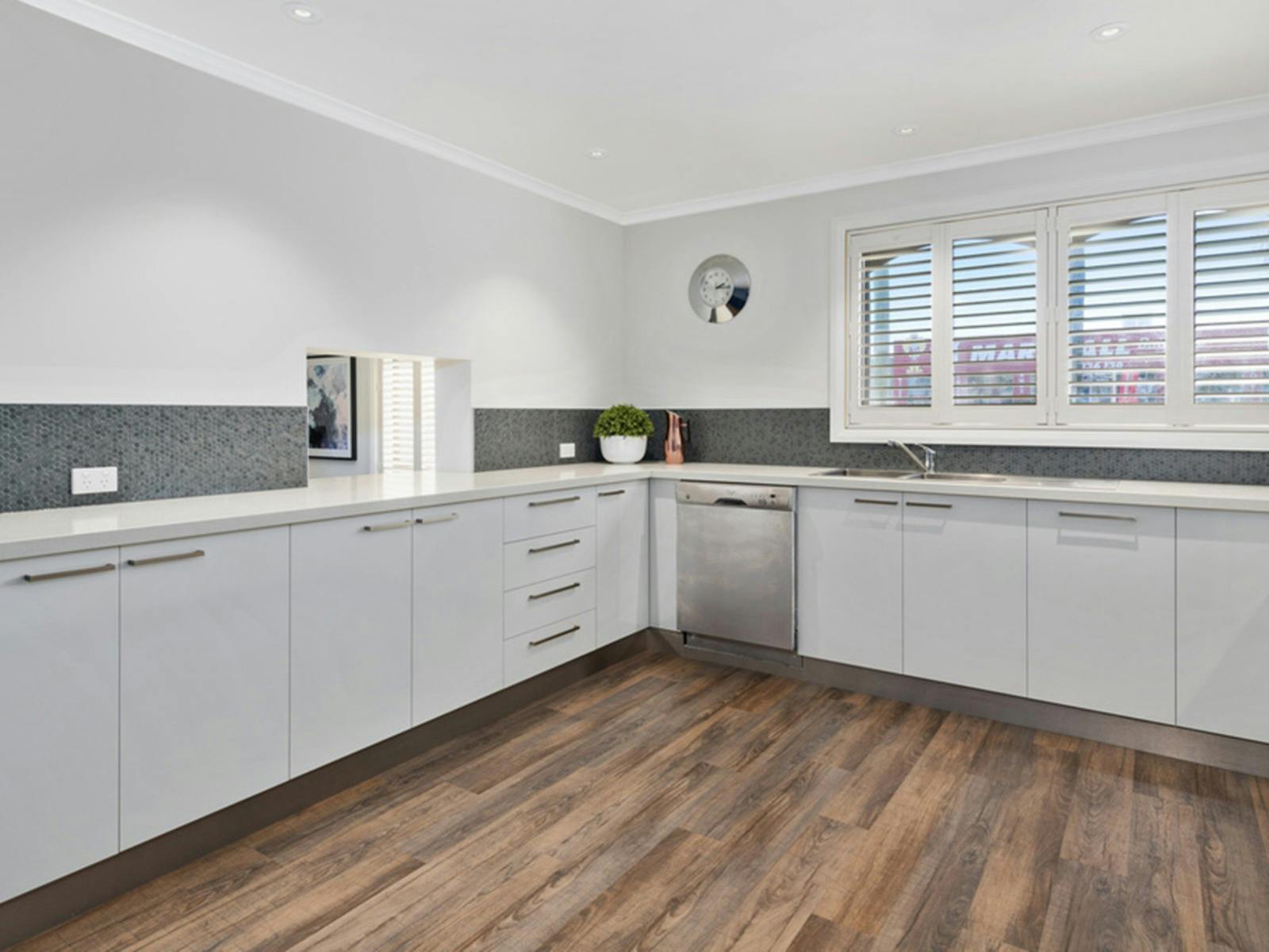 Quality Resort Siesta Apartment Kitchen