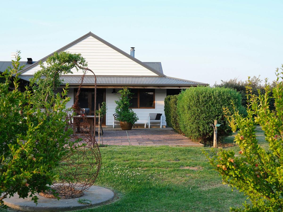Shawwood Cottage Entrance and Patio