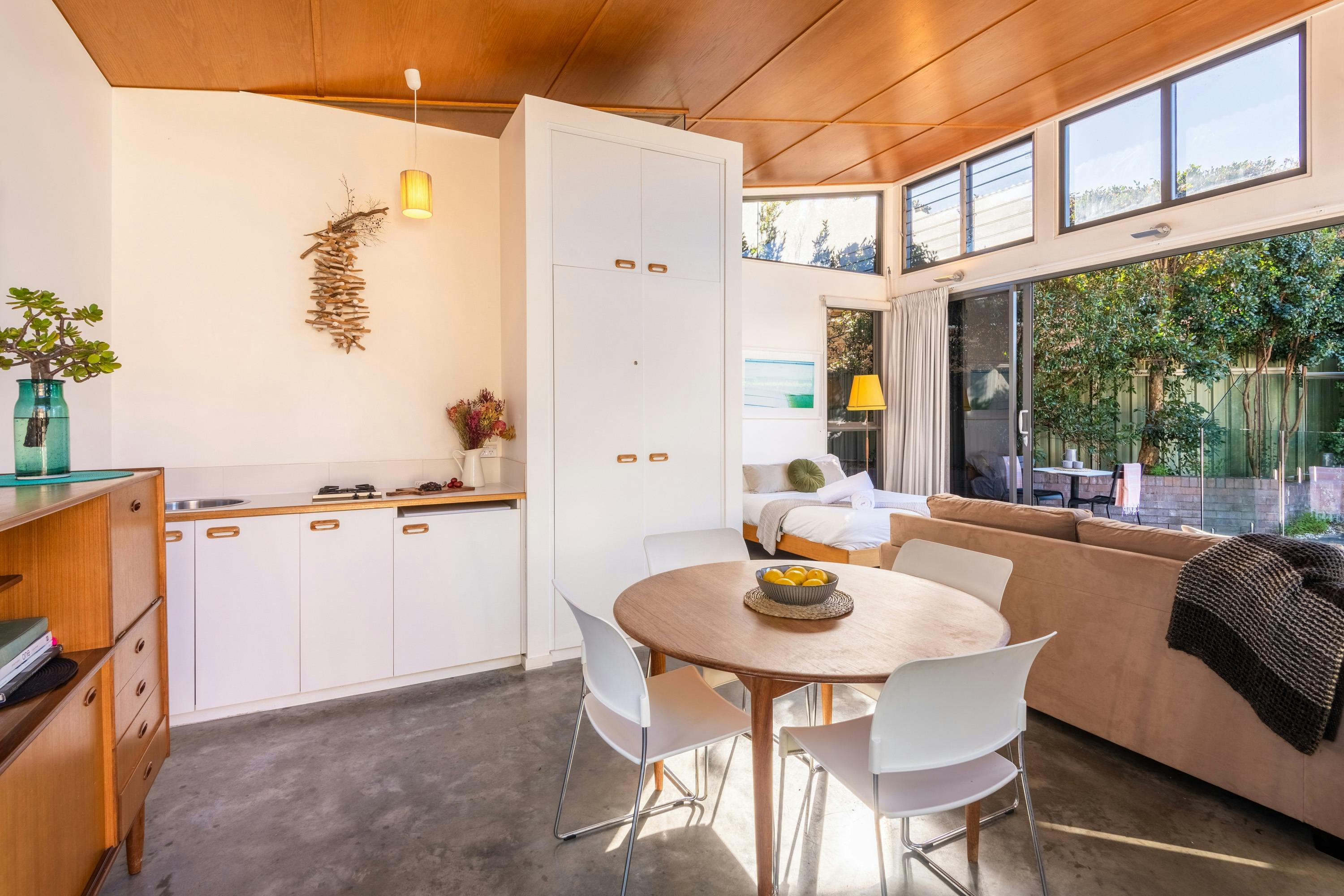 Pool House @ Due East