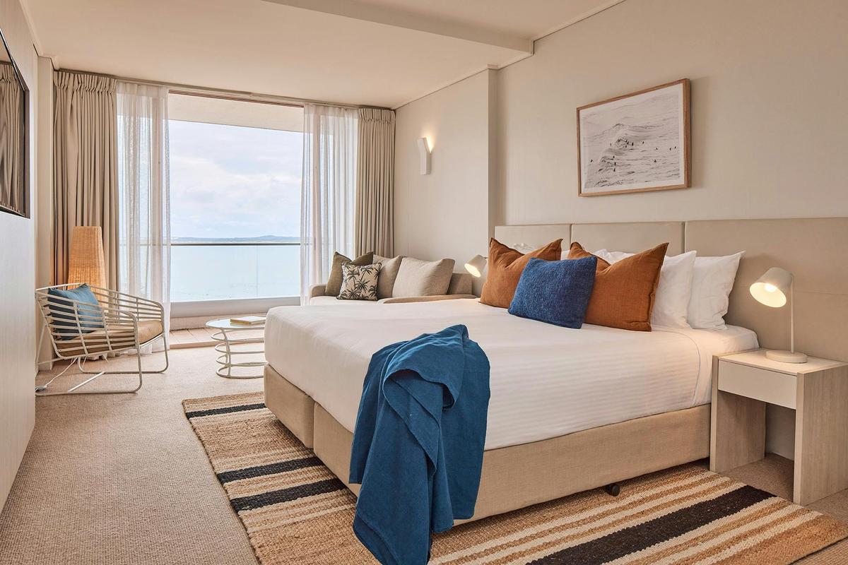 Superior King Ocean View Room at Rydges Cronulla Beachside