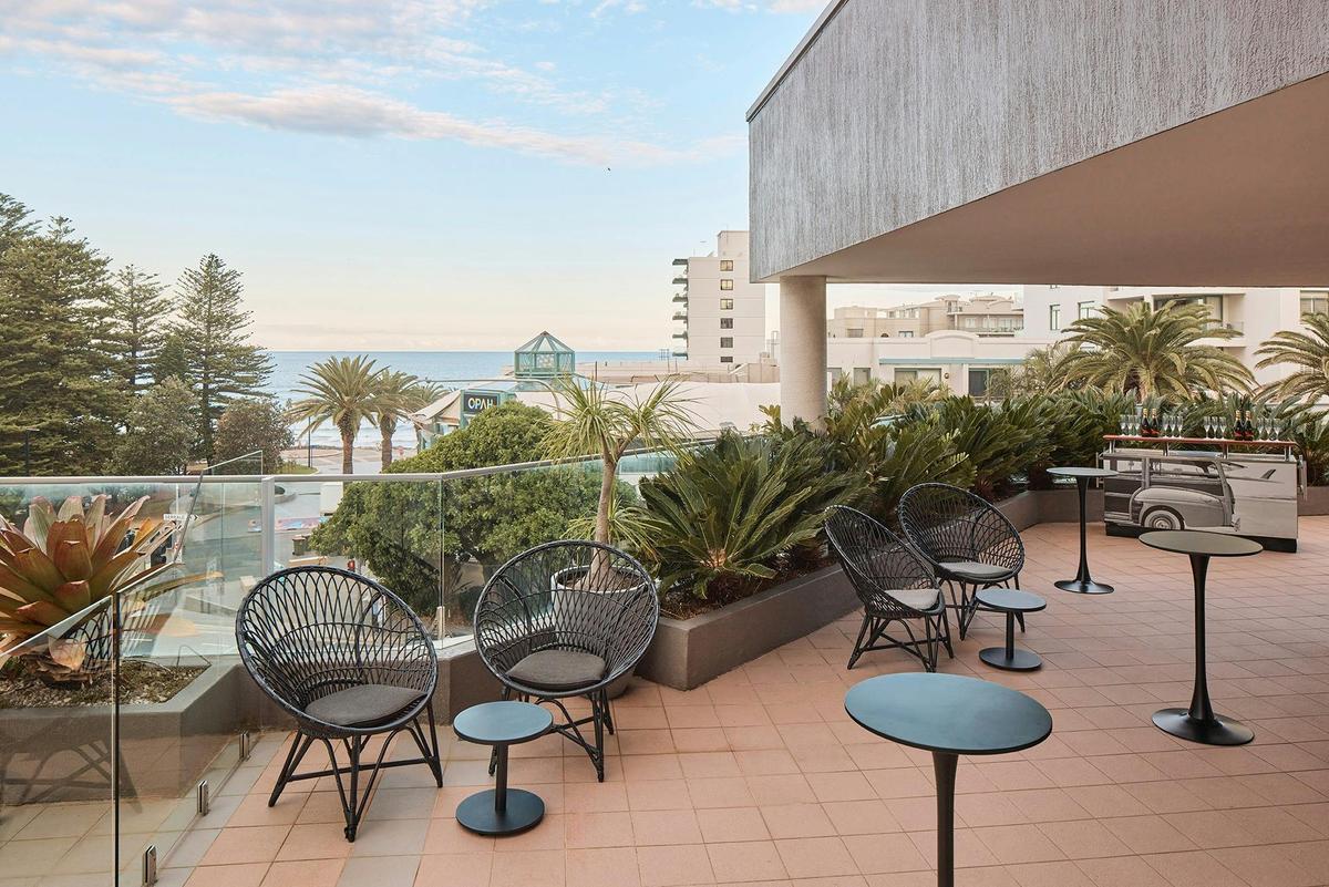 Poolside Terrace at Rydges Cronulla Beachside