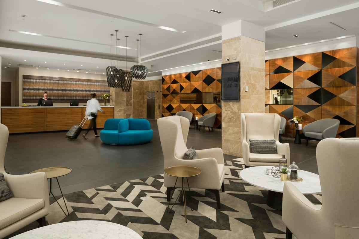 Rydges Campbelltown Lobby