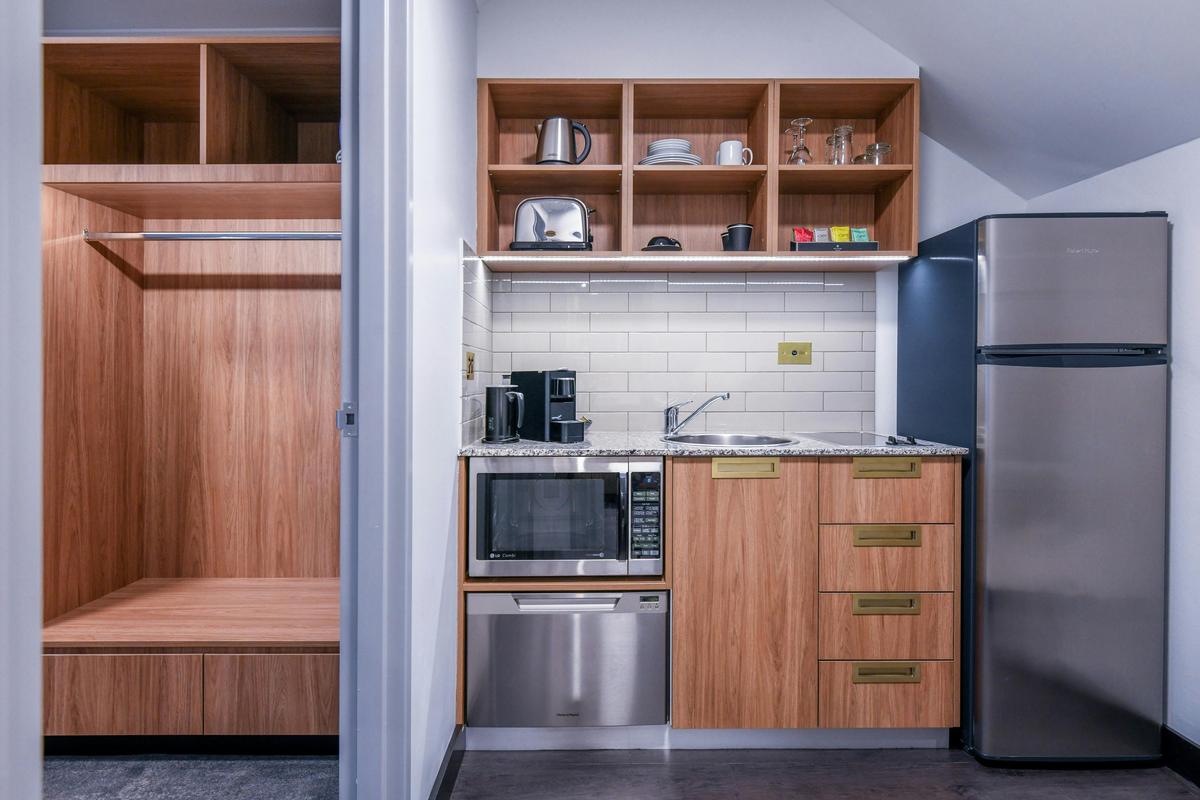 Full kitchen with the latest appliances