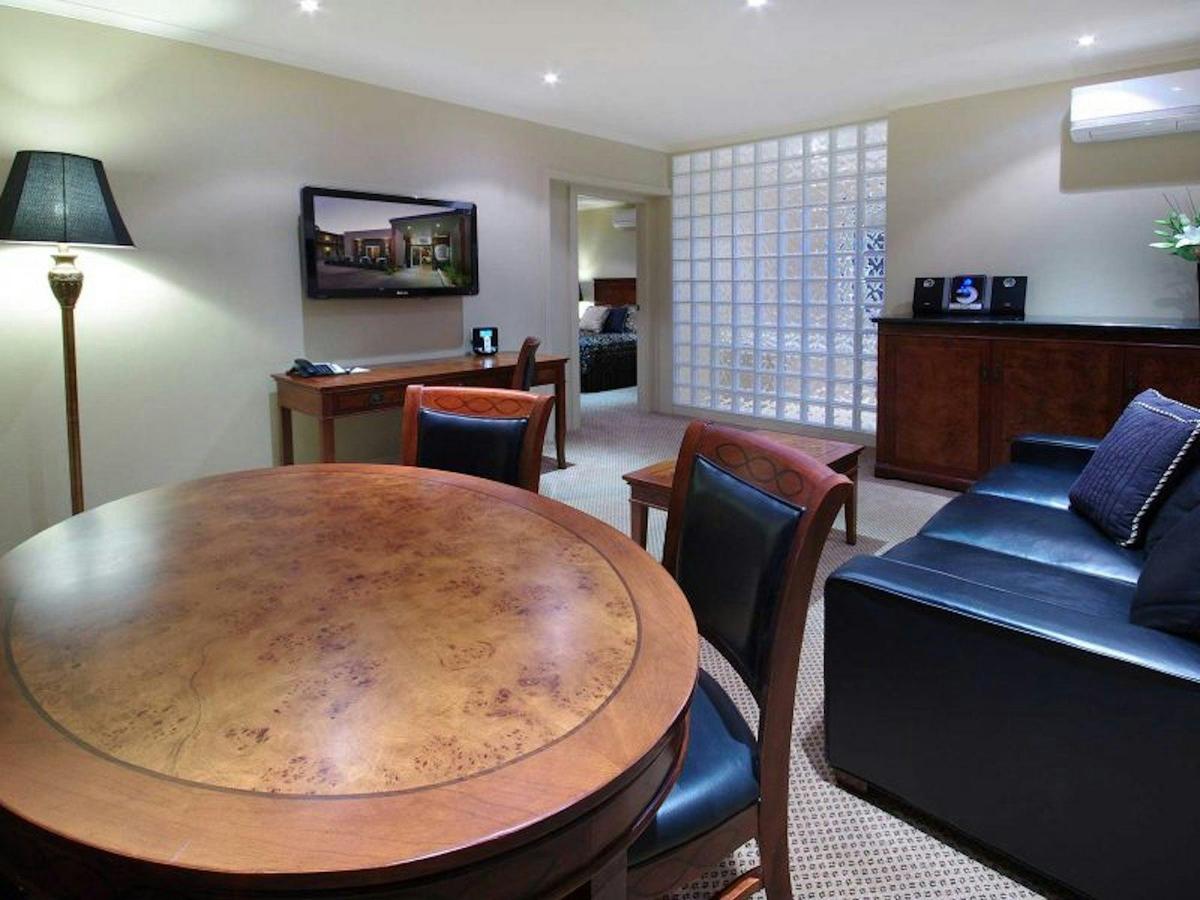 Executive King Spa Suite