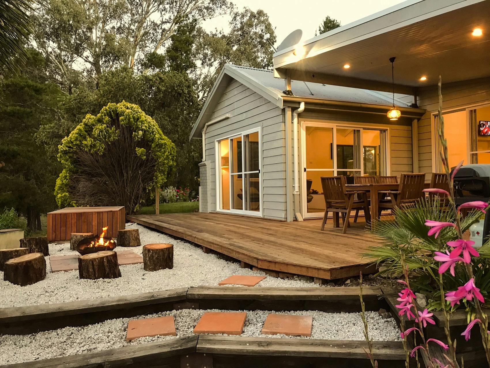 Outdoor Seating & Fire Pit