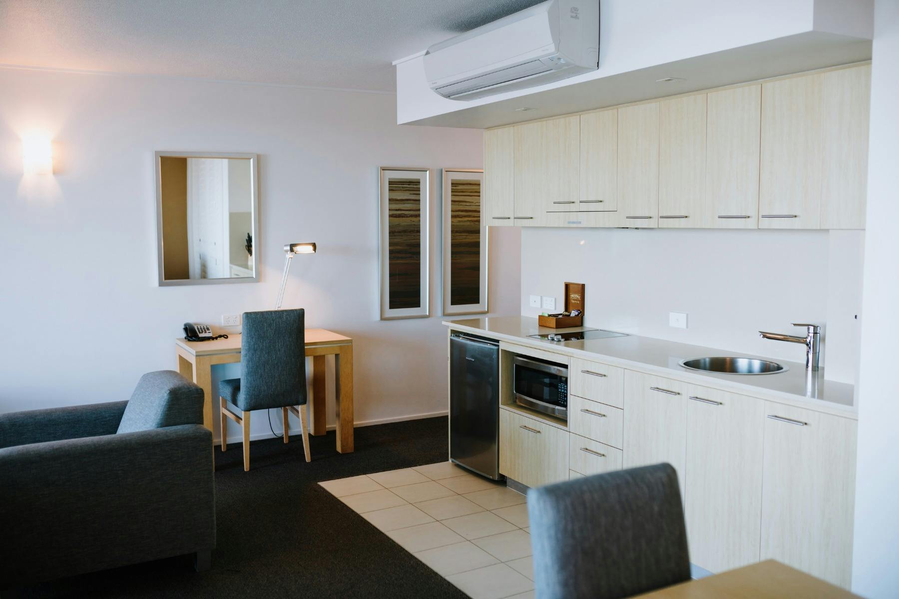 Kitchen - 1 Bedroom Riverview Suite