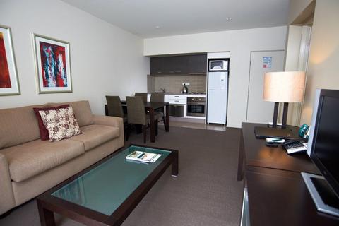 Lounge/Dining & Kitchen