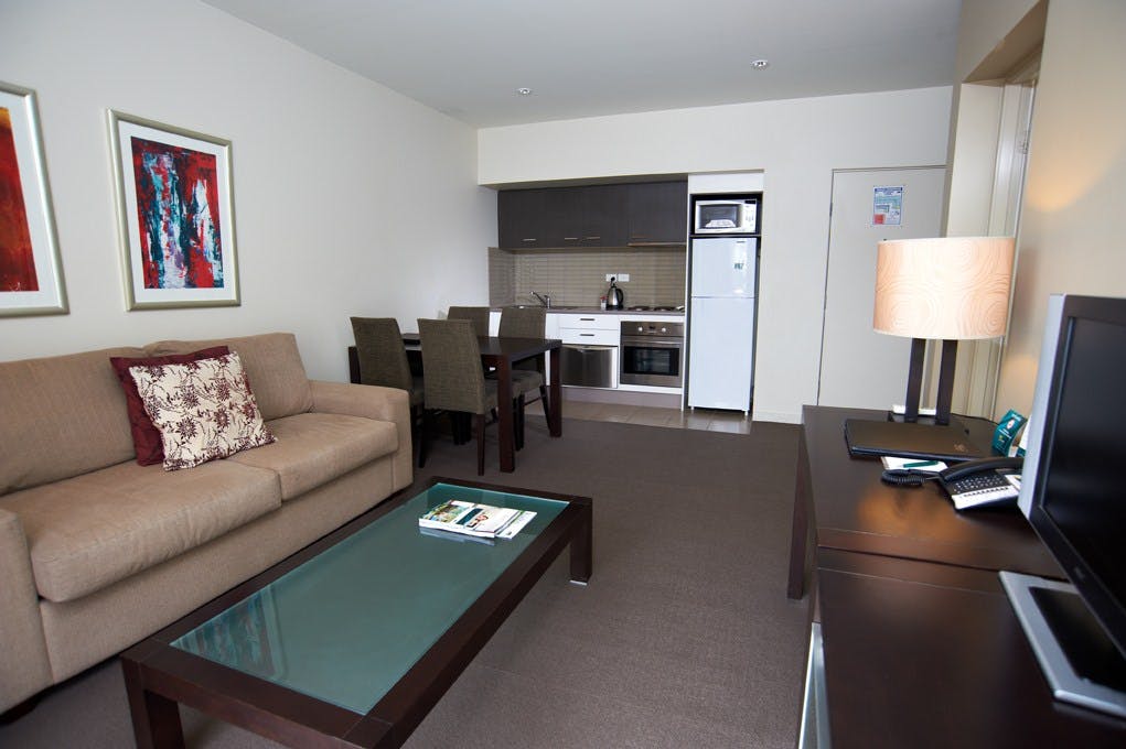 Lounge/Dining & Kitchen