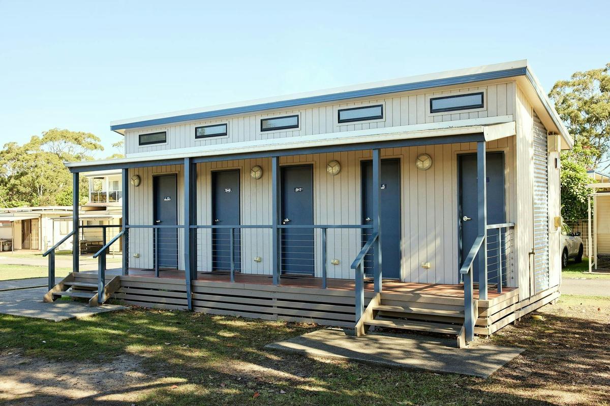 Powered Ensuite Van Sites