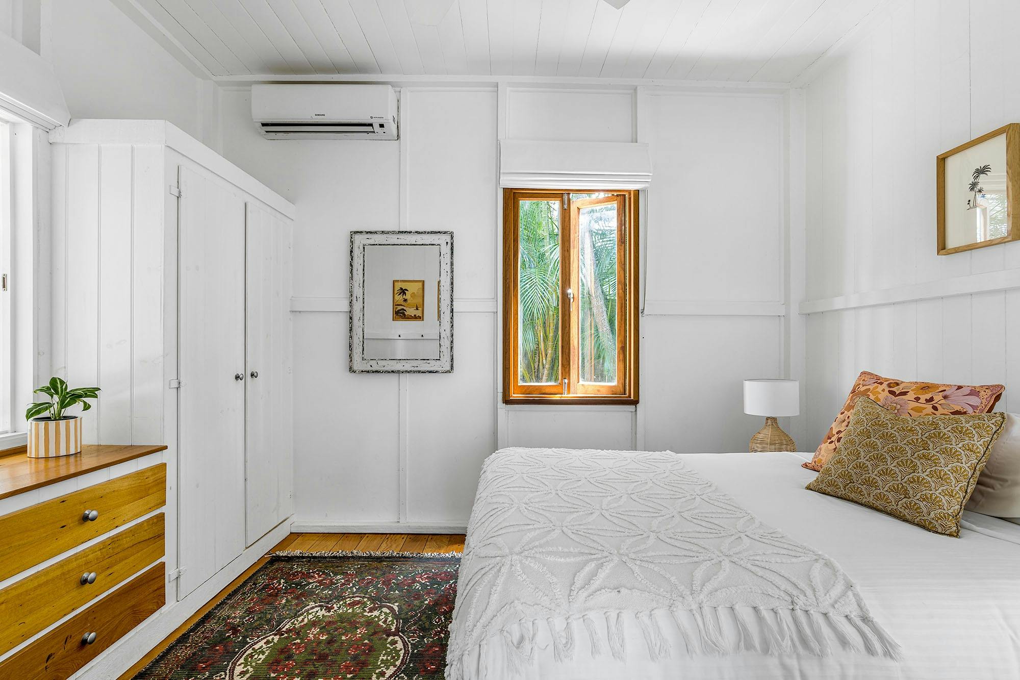 San Juan Surfers Cottage - Byron Bay - Master Bedroom