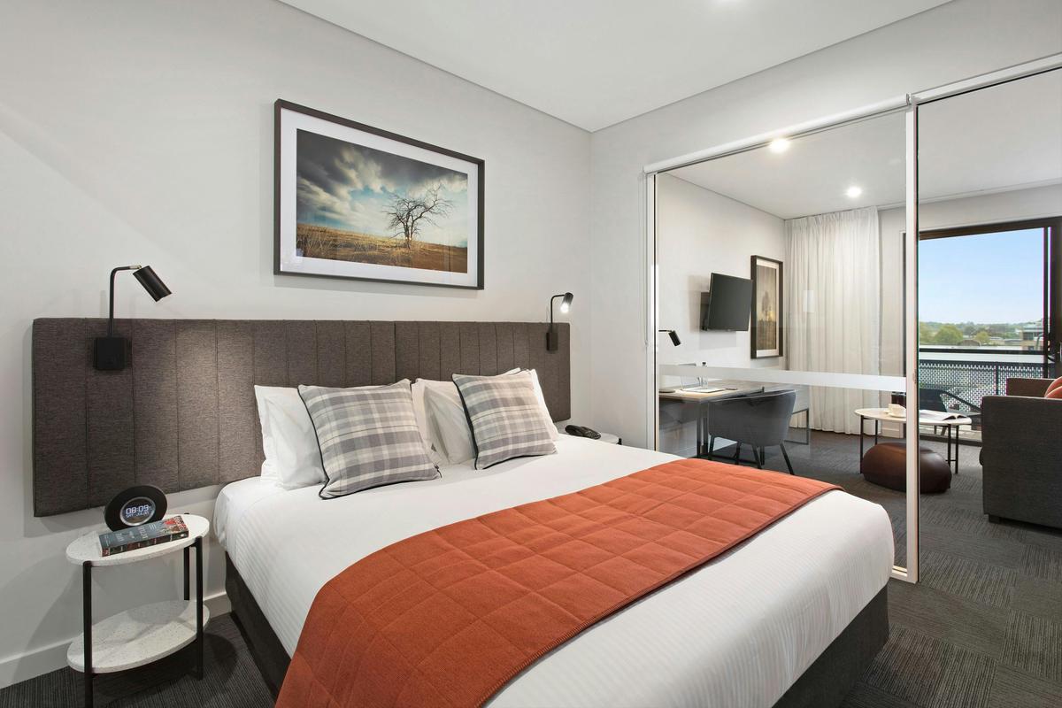 King Studio Apartment