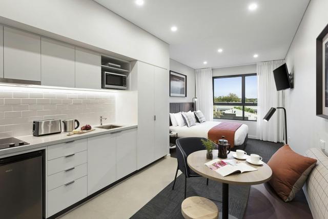 King Studio Apartment