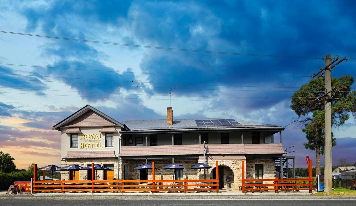 Royal Hotel Capertee Street View