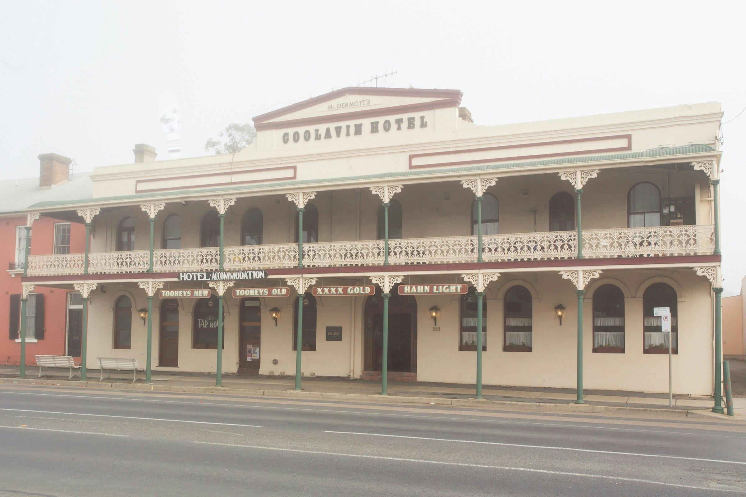 Southern-Railway-Hotel-Coolavin-pub-goulburn-accommodation