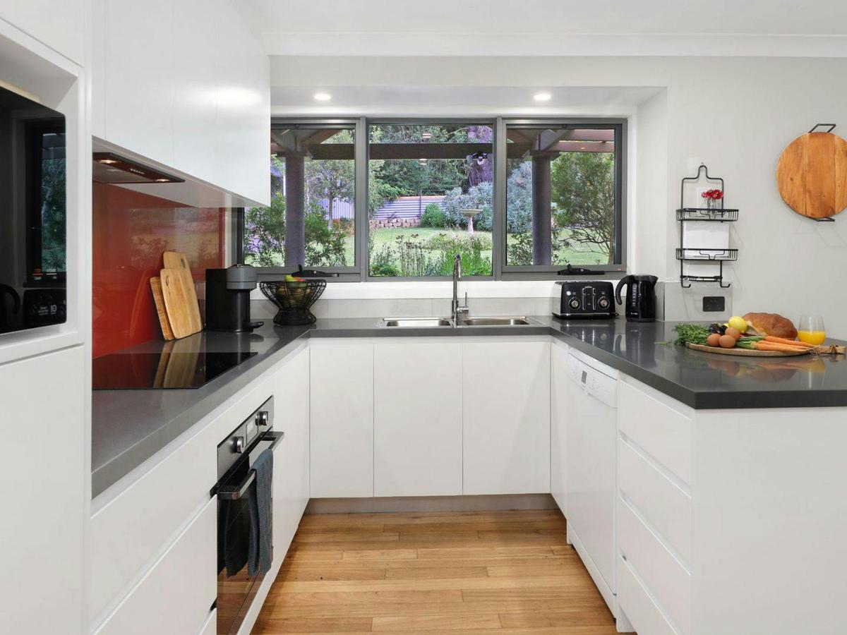 Chef's Kitchen | 300m to The Village Grocer