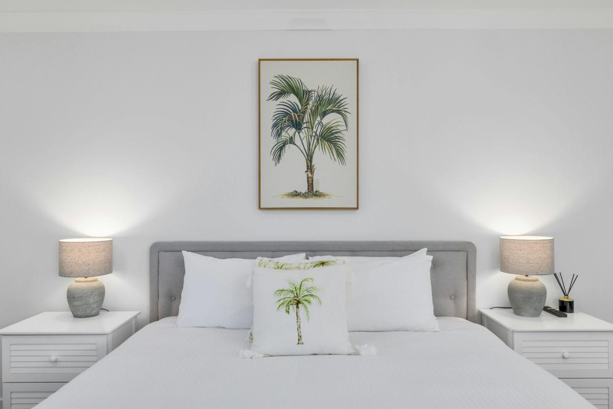 palms bed