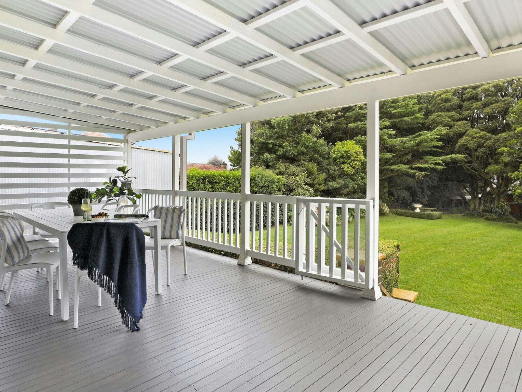 Somerset | Covered Outdoor Entertaining | Gardens