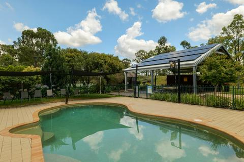 Starline Alpaca Farm Stay