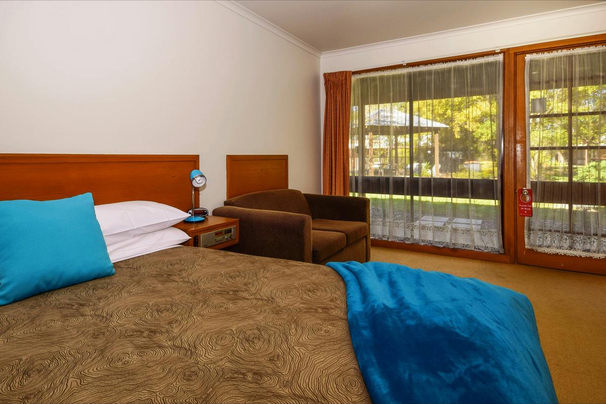 River Country Inn - Queen Room