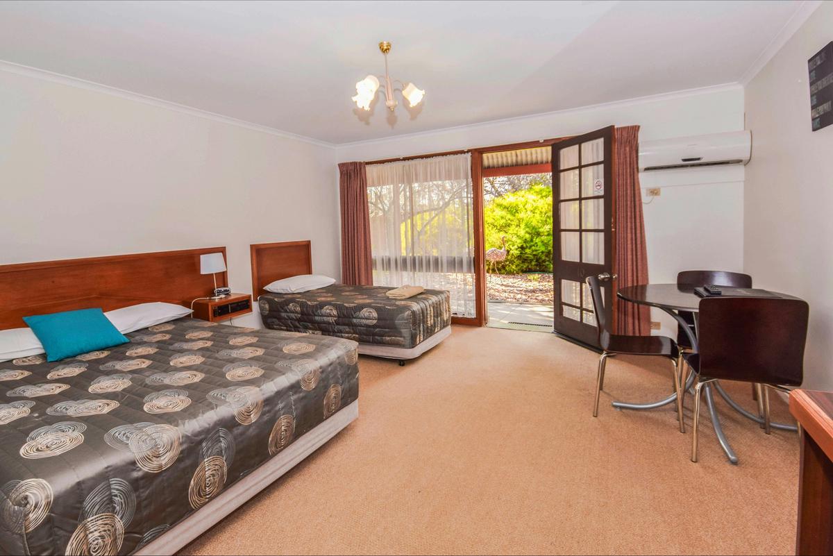 River Country Inn - Twin Room