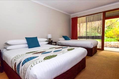 River Country Inn - Deluxe Twin Room