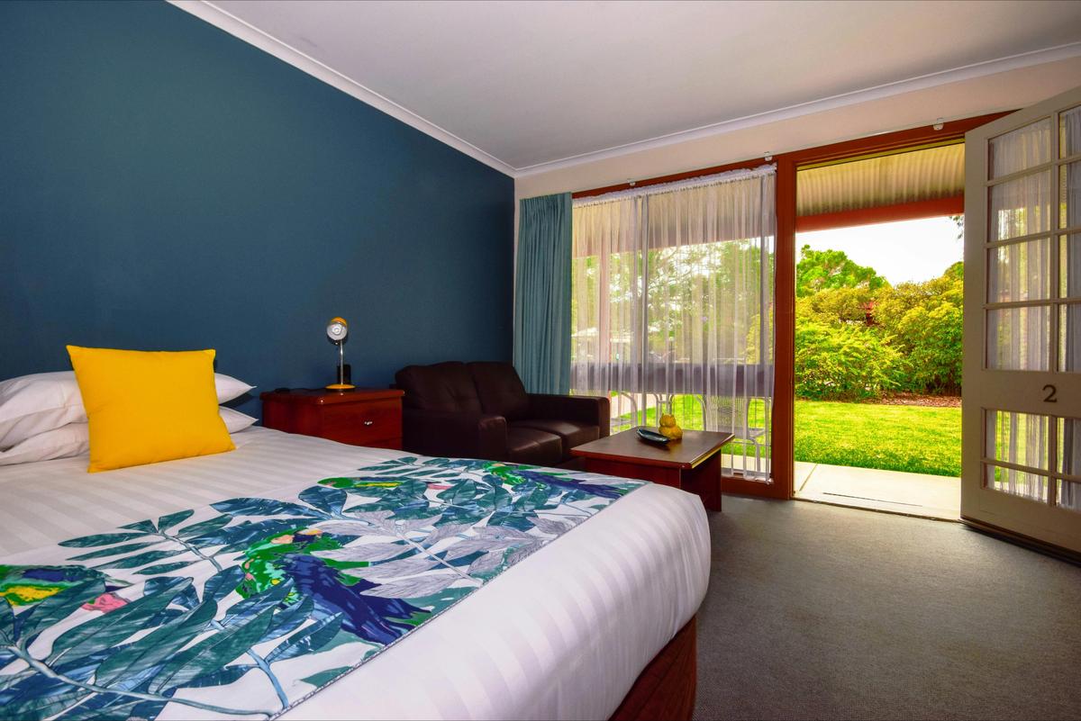 River Country Inn - King Spa Room