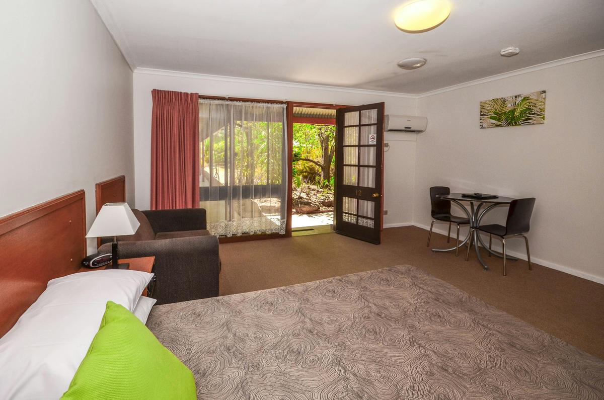 Queen Room with garden outlook